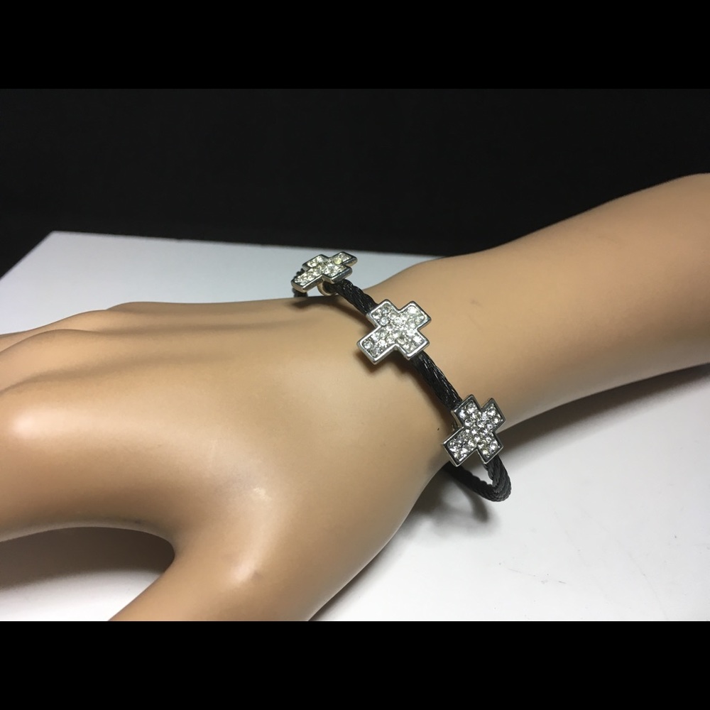 Jewelry - Picture 4 of 5